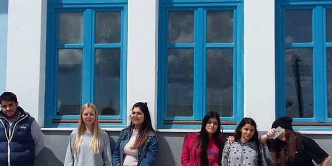 Οι μαθητές της Κιμώλου μαθαίνουν για τις αρχαιολογικές έρευνες στο νησί